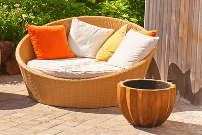 Decor for Pet-Friendly Gardens: Style That’s Safe for Cats and Dogs