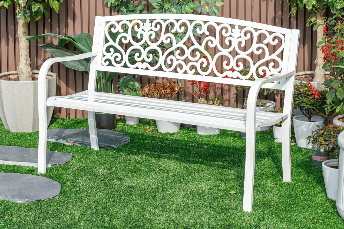 Outdoor Seating with Seasonal Charm: Holiday Bench Styling Ideas – Hi ...