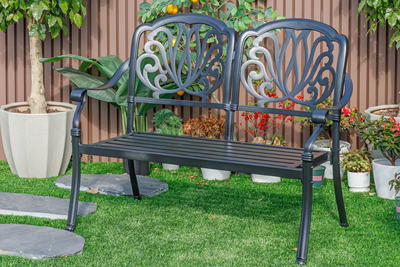 How to Style Garden Benches for Cozy Holiday Gatherings