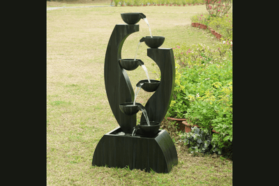 Smart Garden Fountains for Summer: Stay Cool and Connected Outdoors