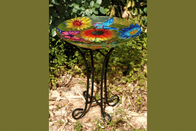Illuminated Elegance: Bird Baths with Seasonal Lighting Ideas