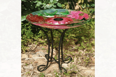 Nature-Inspired Accents: How to Decorate Around a Bird Bath
