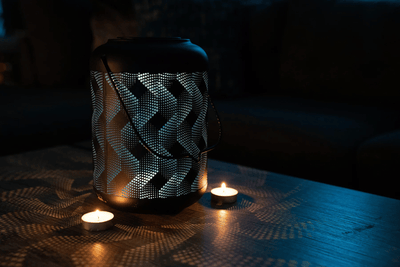 From Frost to Glow: Using Metal Lanterns to Add Warmth Outdoors