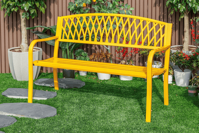 Benches by the Glow: Pairing Outdoor Seating with Holiday Lighting