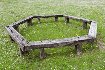 The Power of Curves: Softening Your Garden Design with Rounded Decor