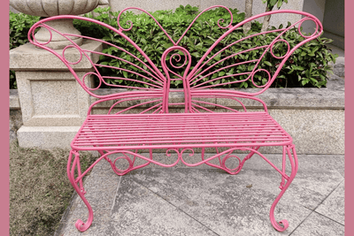 Using Benches to Guide Garden Flow: Strategic Seating for Layout Harmony
