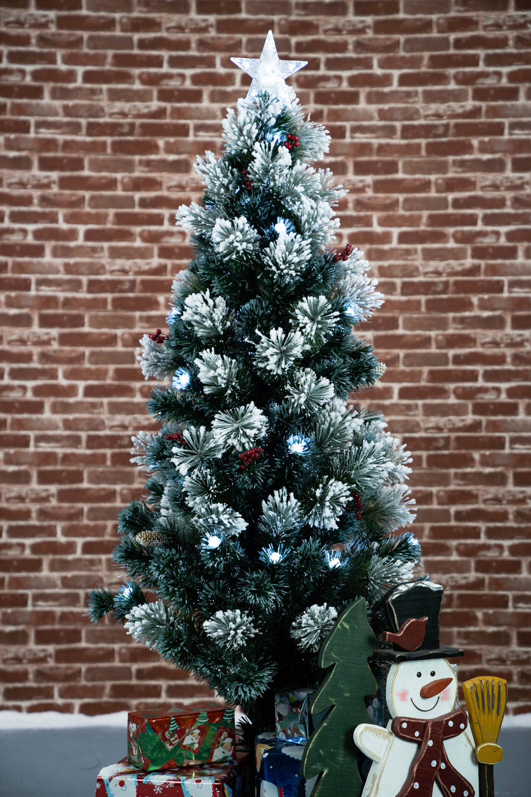 Christmas Tree Fiber Optic With Corns & Berries HI-LINE GIFT LTD.