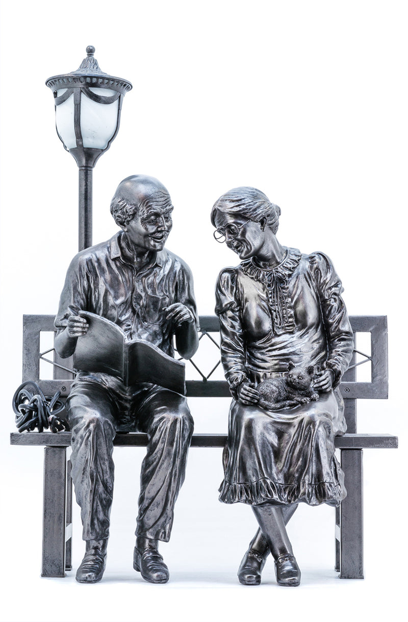 Hi-Line Exclusive - Old Couple Street Lamp Polyresin Statue HI-LINE GIFT LTD.