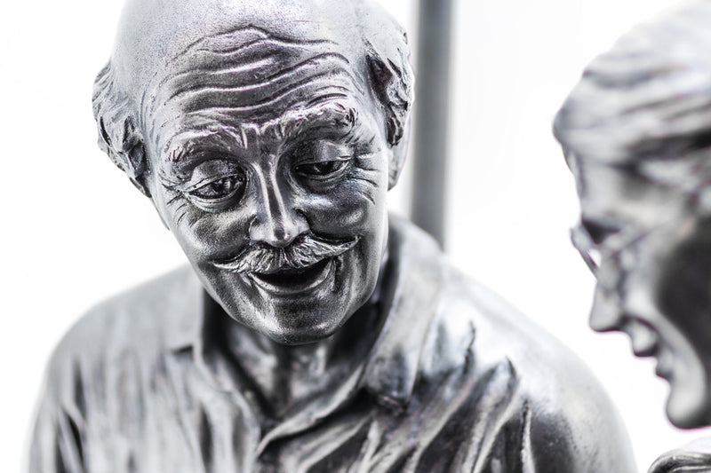 Hi-Line Exclusive - Old Couple Street Lamp Polyresin Statue HI-LINE GIFT LTD.