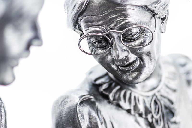 Hi-Line Exclusive - Old Couple Street Lamp Polyresin Statue HI-LINE GIFT LTD.