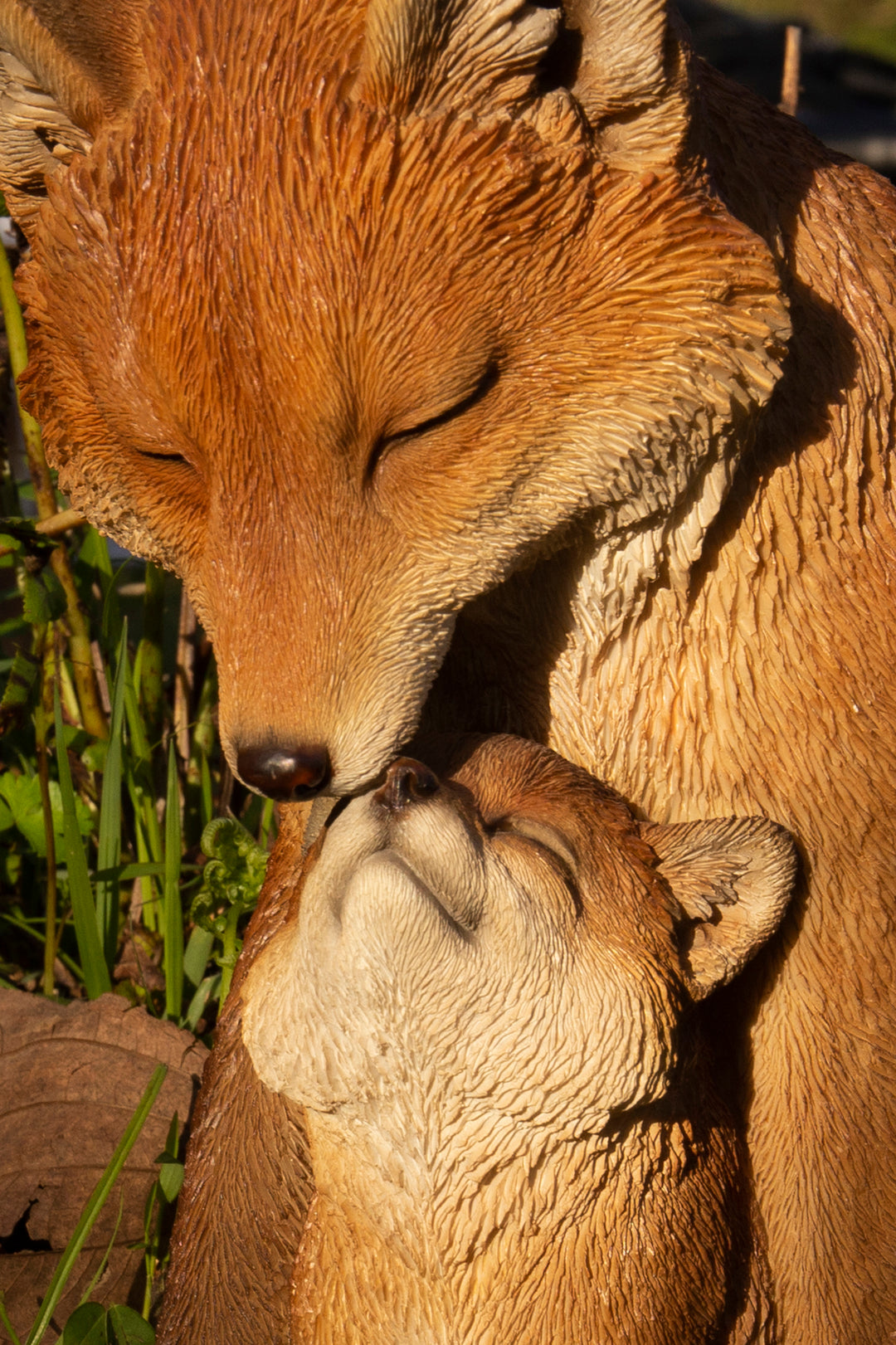 Cuddling Mother and Baby Fox Garden Statue HI-LINE GIFT LTD.